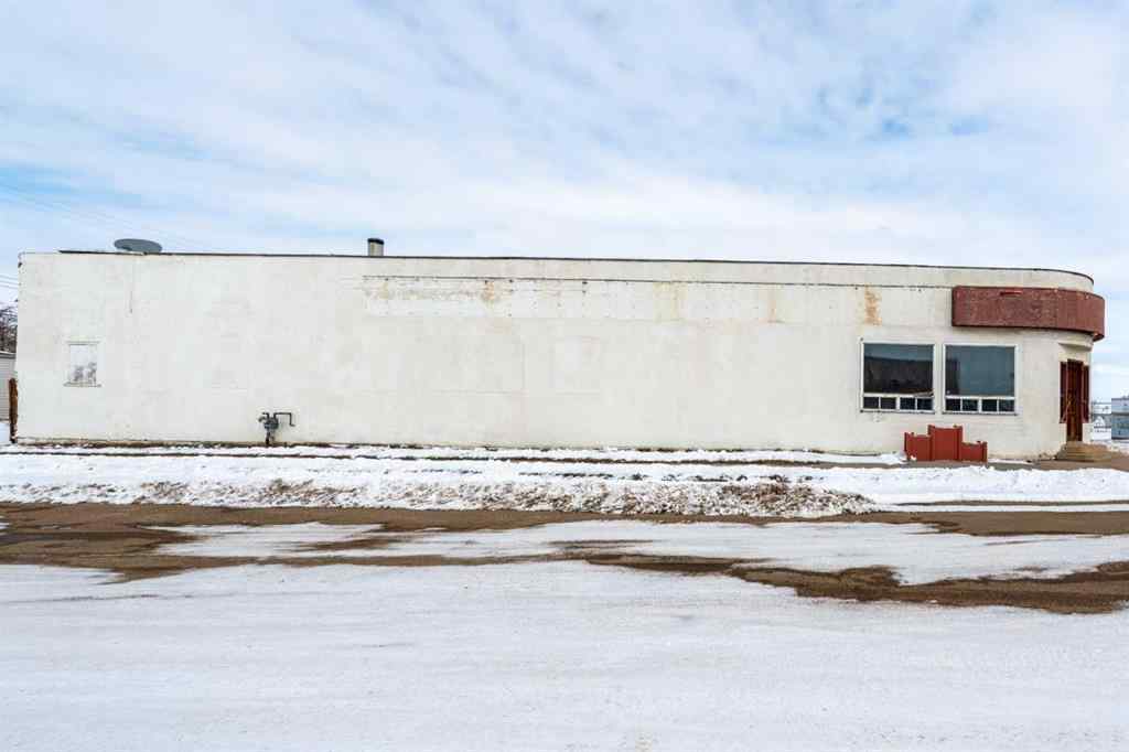 MLS® A2206398 - 5012 50 Street  in Holden Holden, Commercial