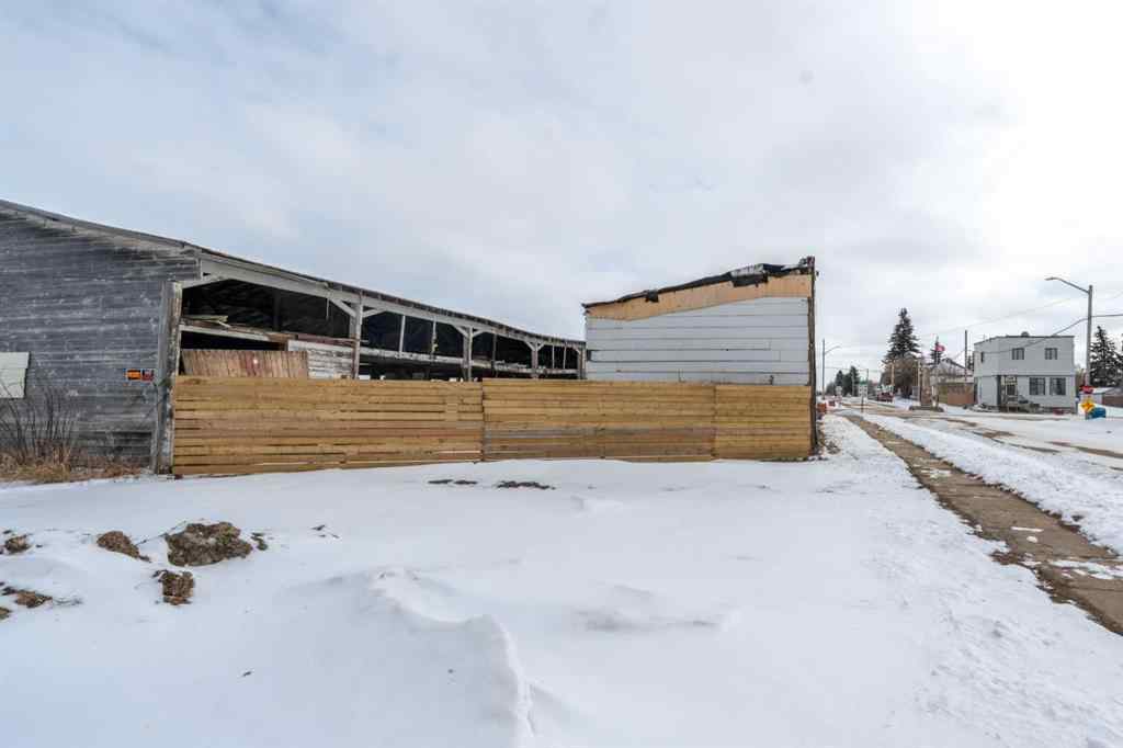 MLS® A2206398 - 5012 50 Street  in Holden Holden, Commercial