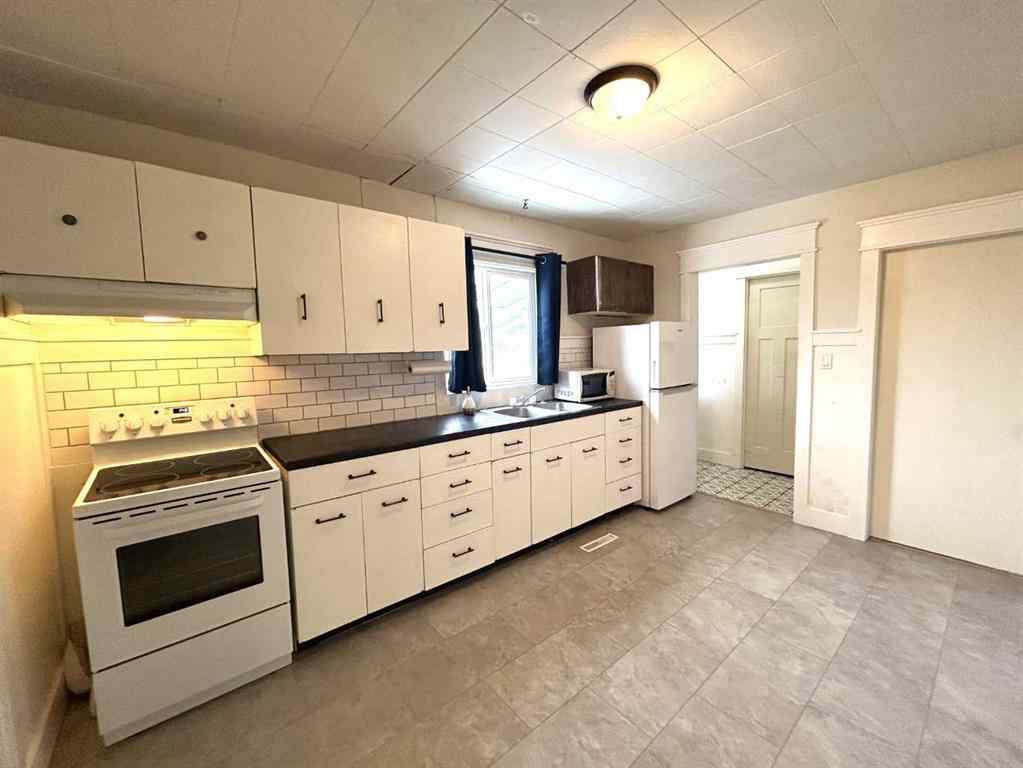 MLS® A2206448 - 5114 48 Avenue  in Forestburg Forestburg, Residential