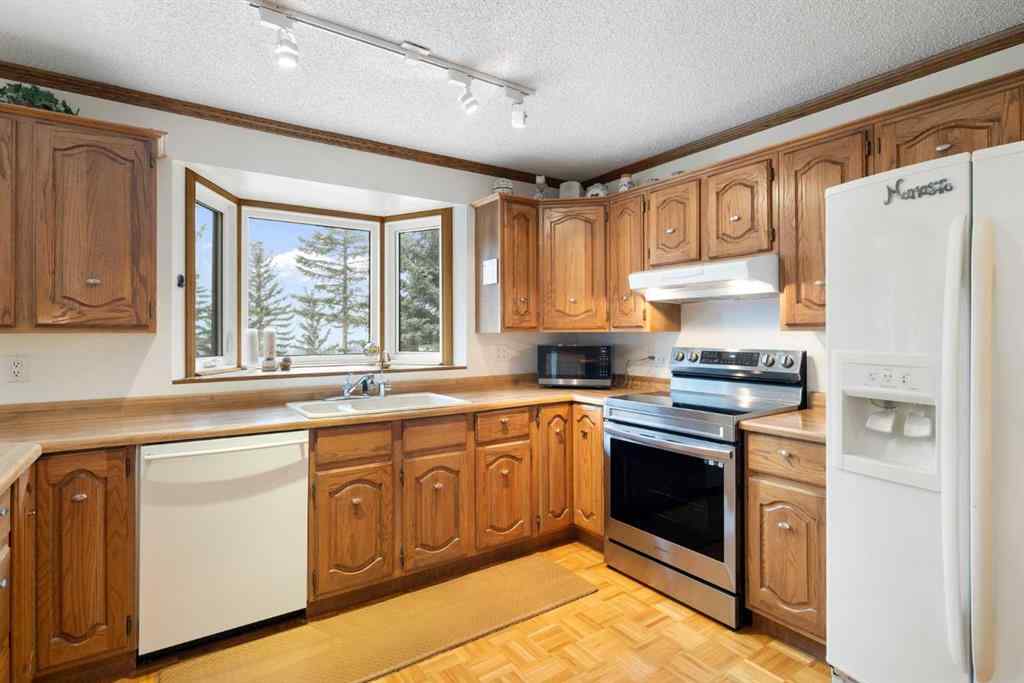 MLS® A2206456 - 166 Blueridge Rise  in Blueridge Estates Rural Rocky View County, Residential