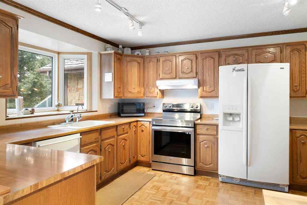 MLS® A2206456 - 166 Blueridge Rise  in Blueridge Estates Rural Rocky View County, Residential