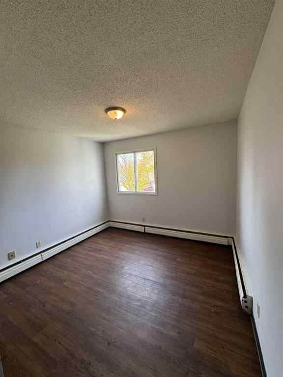 MLS® A2206605 - Unit #211 5117 44 Street  in NONE High Prairie, Rental