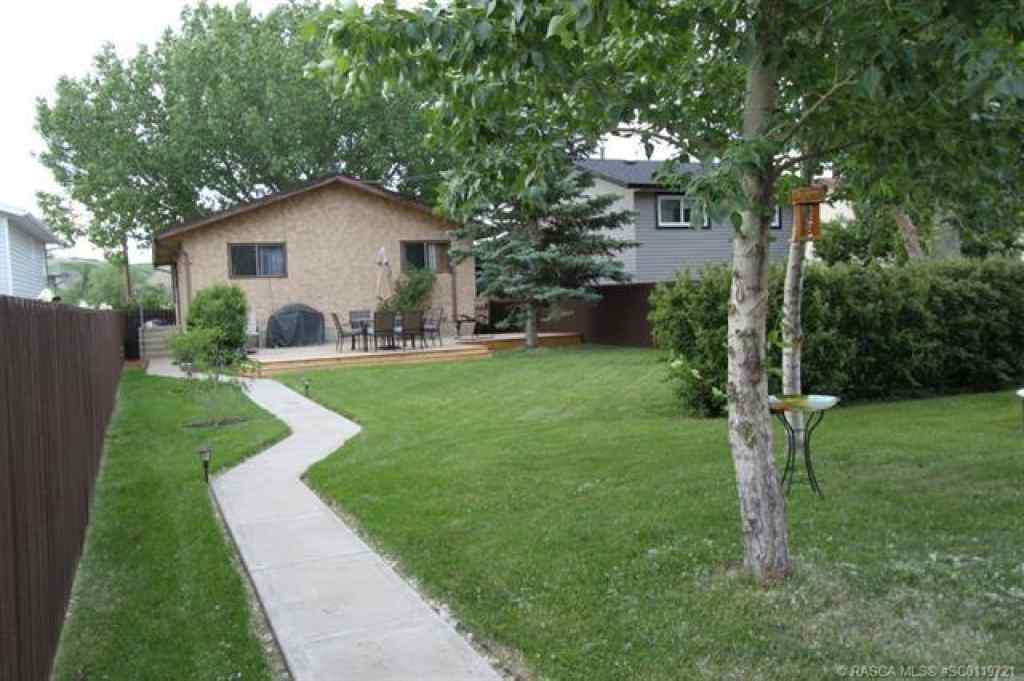 MLS® A2206743 - 1335 4 Avenue SW in Newcastle Drumheller, Residential