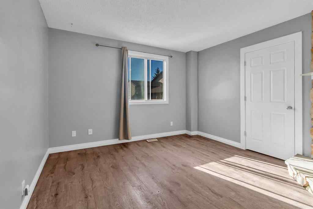 MLS® A2206806 - 111 Pinemill Mews NE in Pineridge Calgary, Residential