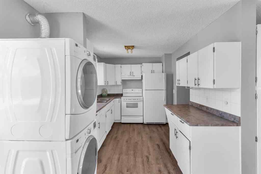 MLS® A2206806 - 111 Pinemill Mews NE in Pineridge Calgary, Residential