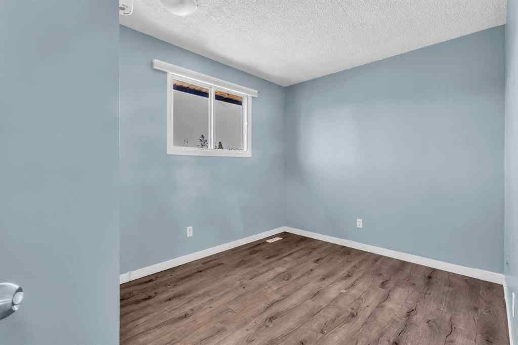 MLS® A2206806 - 111 Pinemill Mews NE in Pineridge Calgary, Residential
