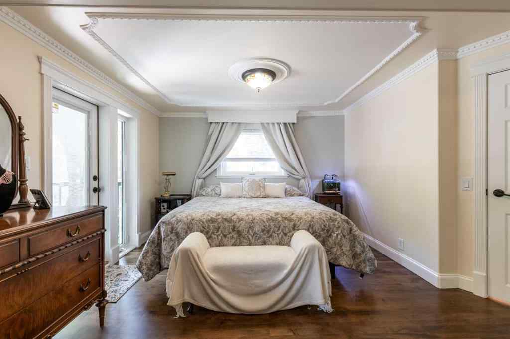MLS® A2207074 - 127 1 Street SW in SW Hill Medicine Hat, Residential
