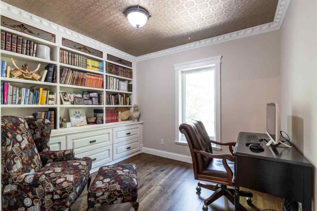 MLS® A2207074 - 127 1 Street SW in SW Hill Medicine Hat, Residential