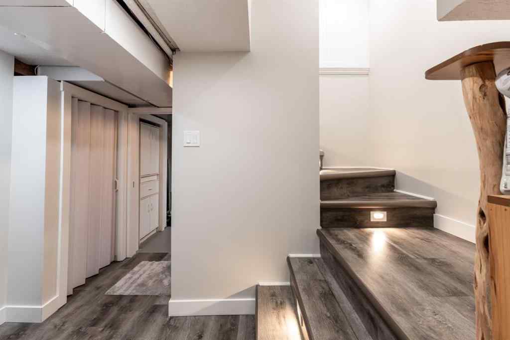 MLS® A2207074 - 127 1 Street SW in SW Hill Medicine Hat, Residential