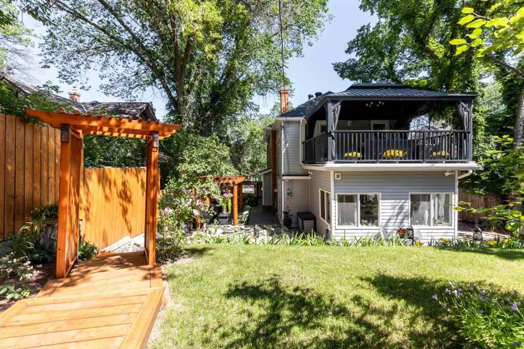 MLS® A2207074 - 127 1 Street SW in SW Hill Medicine Hat, Residential