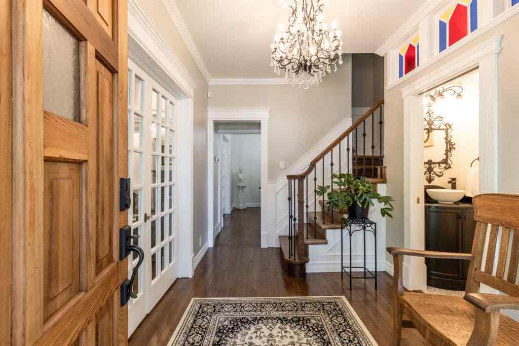 MLS® A2207074 - 127 1 Street SW in SW Hill Medicine Hat, Residential