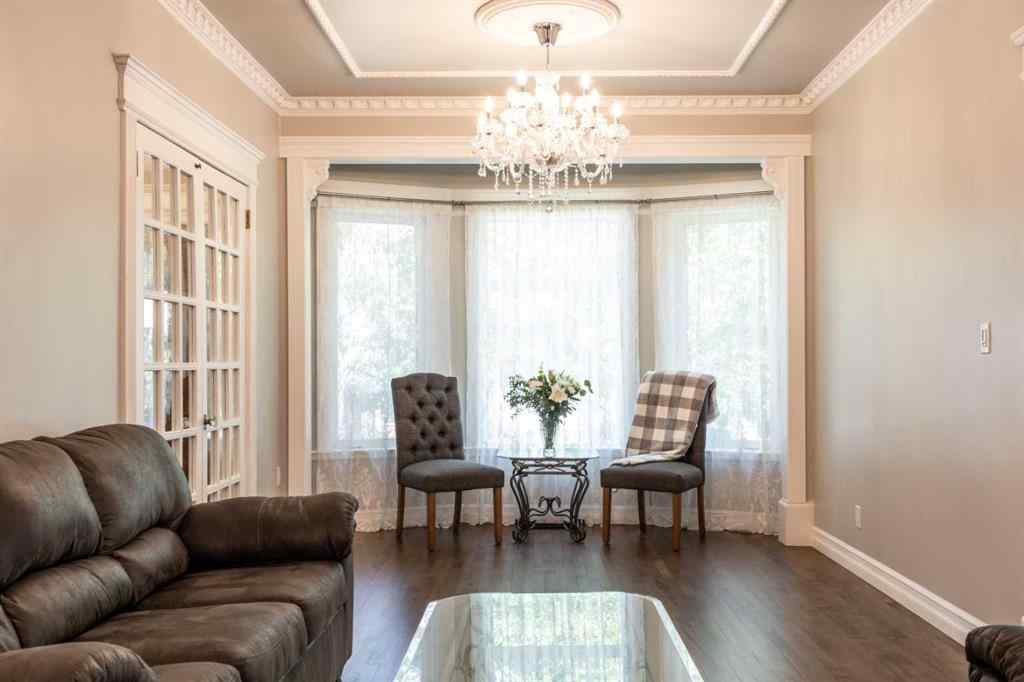 MLS® A2207074 - 127 1 Street SW in SW Hill Medicine Hat, Residential
