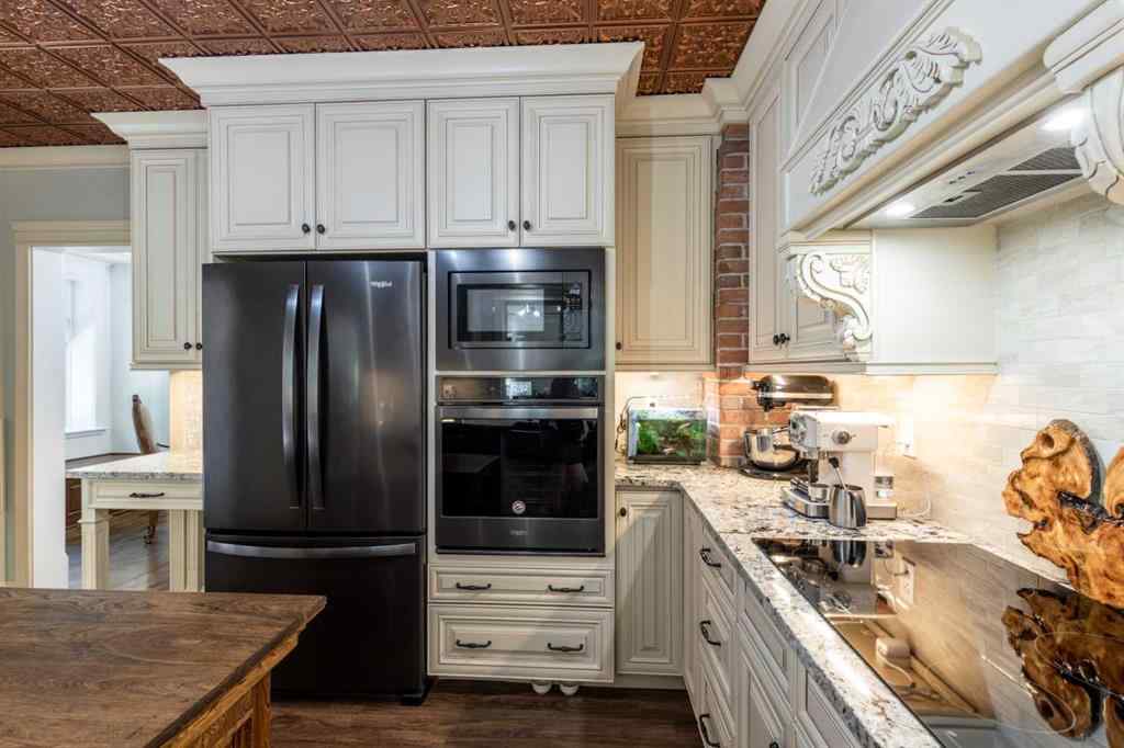 MLS® A2207074 - 127 1 Street SW in SW Hill Medicine Hat, Residential