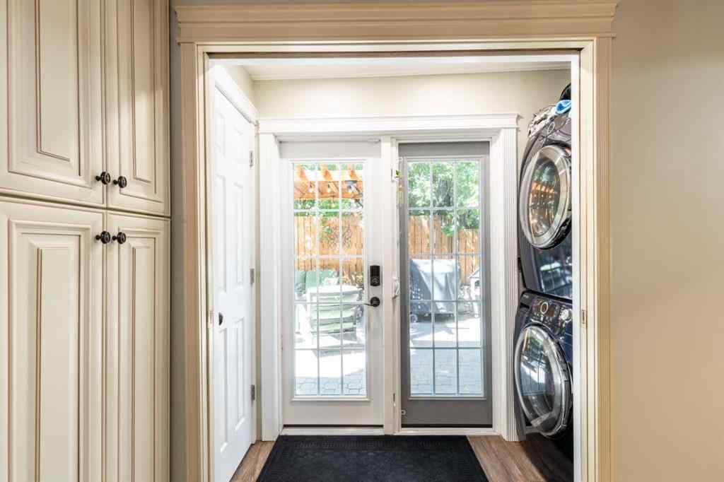 MLS® A2207074 - 127 1 Street SW in SW Hill Medicine Hat, Residential