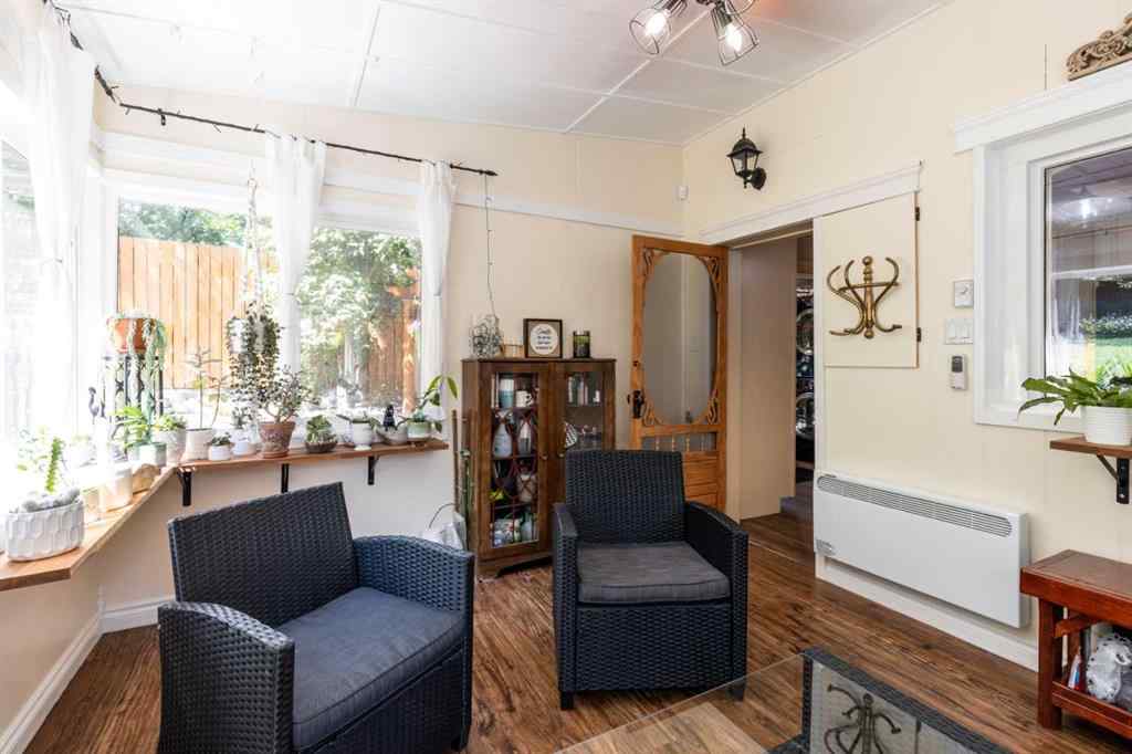 MLS® A2207074 - 127 1 Street SW in SW Hill Medicine Hat, Residential
