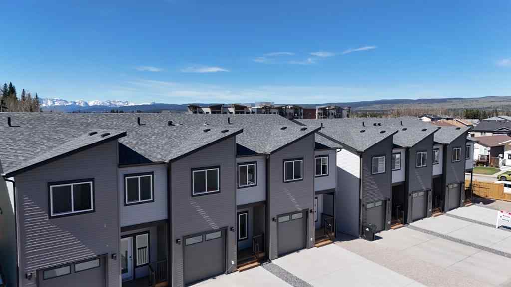 MLS® A2207113 - 326B BOUTIN Avenue  in Hardisty Hinton, Residential