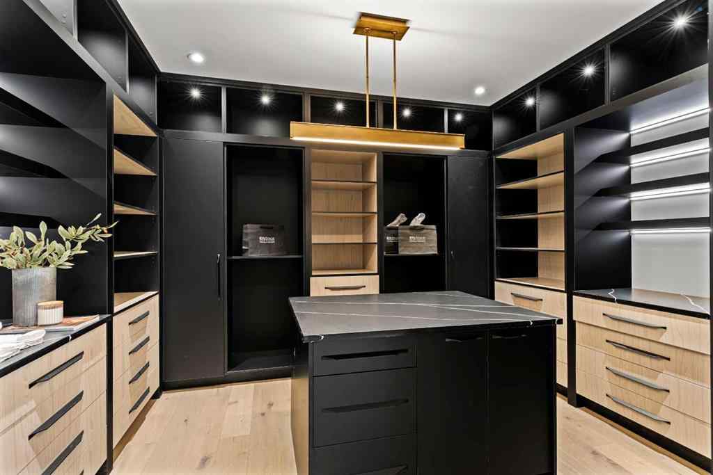 MLS® A2207173 - 1016 Beverley Boulevard SW in Bel-Aire Calgary, Residential