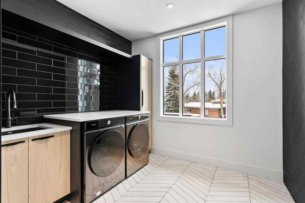 MLS® A2207173 - 1016 Beverley Boulevard SW in Bel-Aire Calgary, Residential