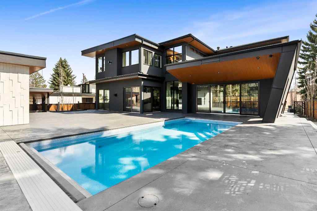 MLS® A2207173 - 1016 Beverley Boulevard SW in Bel-Aire Calgary, Residential