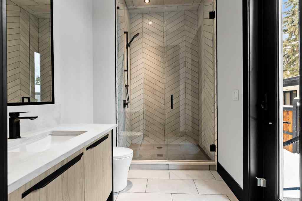 MLS® A2207173 - 1016 Beverley Boulevard SW in Bel-Aire Calgary, Residential