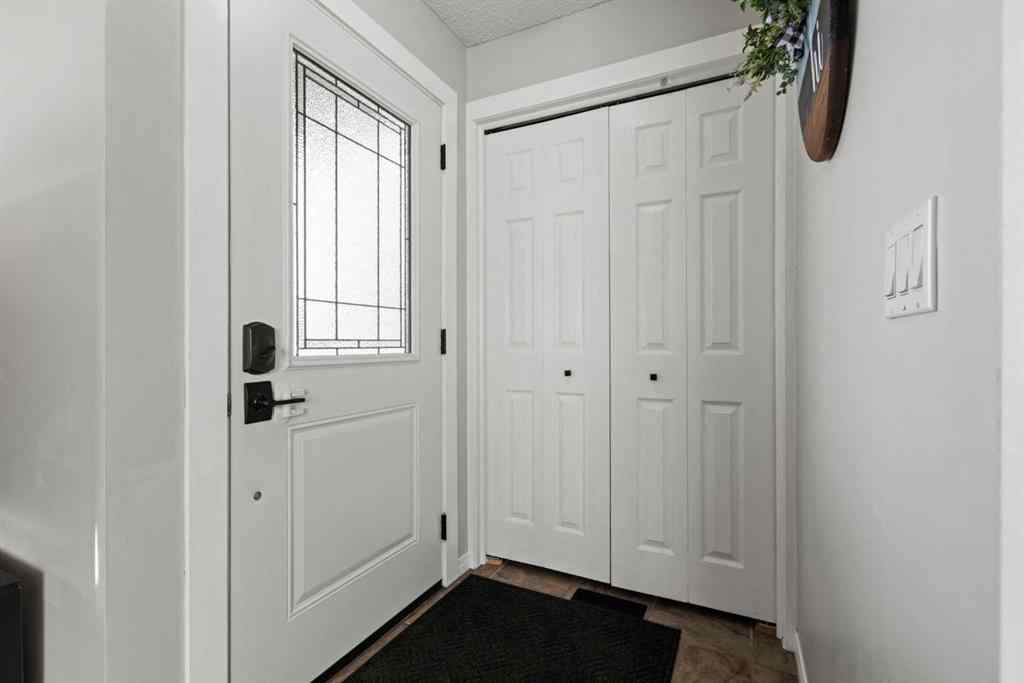 MLS® A2207180 - 17 Welch Crescent  in Downey Ridge Okotoks, Residential