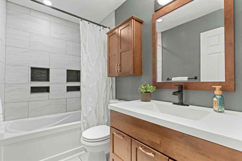 MLS® A2207180 - 17 Welch Crescent  in Downey Ridge Okotoks, Residential