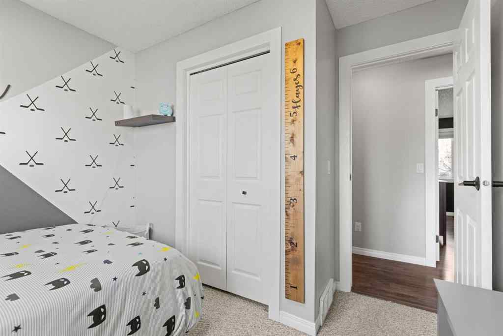 MLS® A2207180 - 17 Welch Crescent  in Downey Ridge Okotoks, Residential