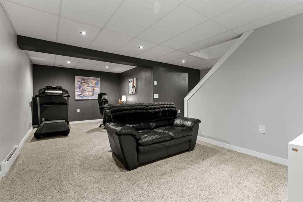 MLS® A2207180 - 17 Welch Crescent  in Downey Ridge Okotoks, Residential