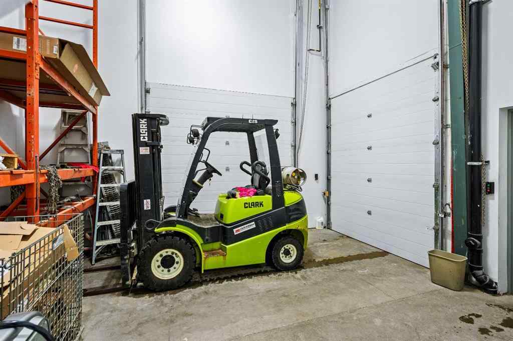 MLS® A2207197 - 5267 67 Avenue  in Hill Industrial Lloydminster, Commercial