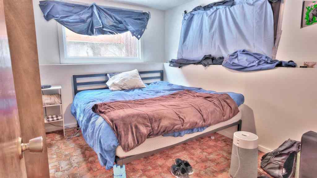 MLS® A2207341 - 1001 9 Avenue  in Lions Park Canmore, Residential