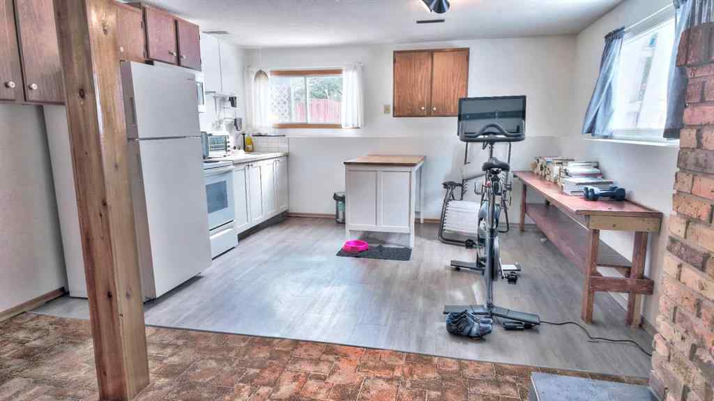 MLS® A2207341 - 1001 9 Avenue  in Lions Park Canmore, Residential