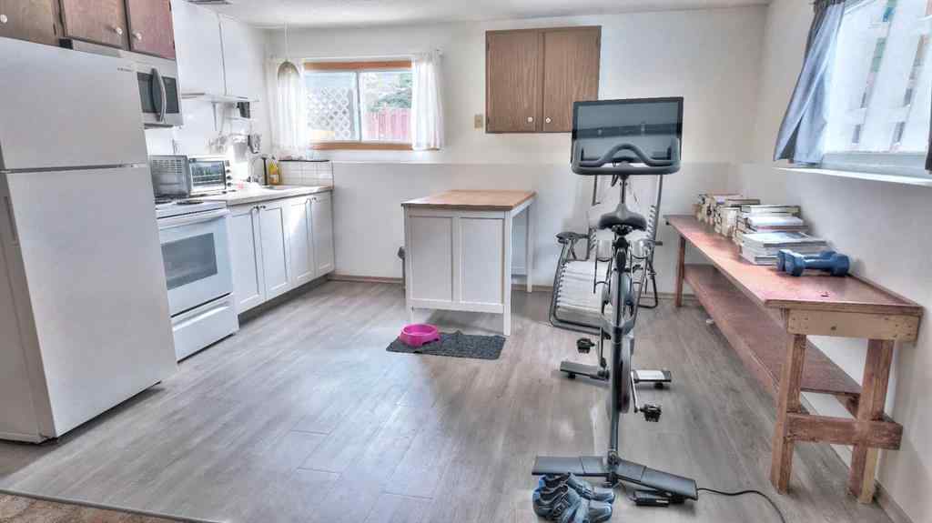 MLS® A2207341 - 1001 9 Avenue  in Lions Park Canmore, Residential