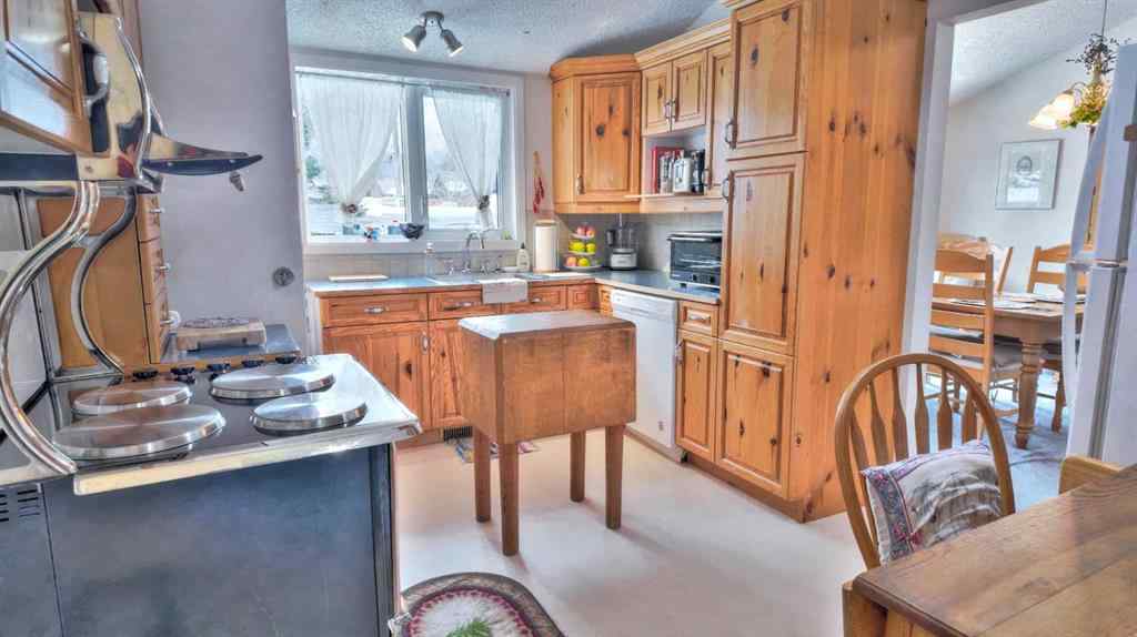 MLS® A2207341 - 1001 9 Avenue  in Lions Park Canmore, Residential