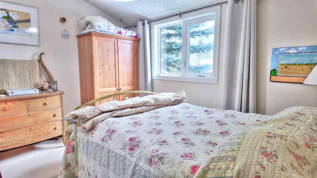 MLS® A2207341 - 1001 9 Avenue  in Lions Park Canmore, Residential