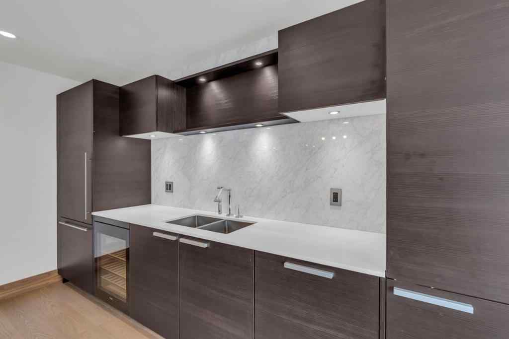 MLS® A2207350 - Unit #907 738 1 Avenue SW in Eau Claire Calgary, Residential