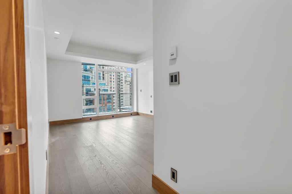 MLS® A2207350 - Unit #907 738 1 Avenue SW in Eau Claire Calgary, Residential