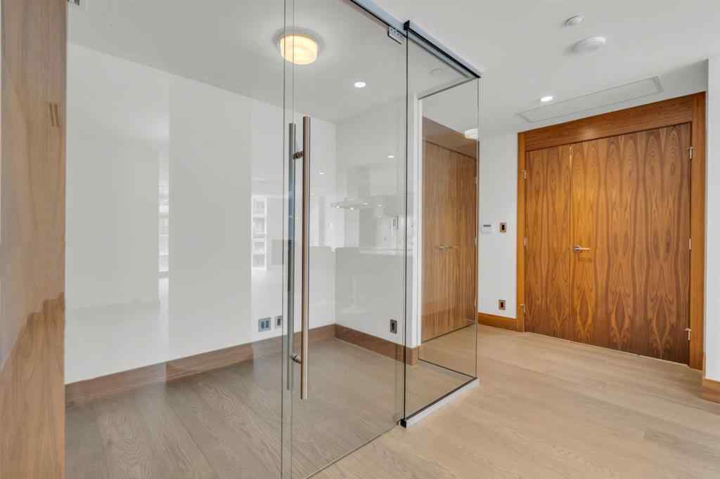 MLS® A2207350 - Unit #907 738 1 Avenue SW in Eau Claire Calgary, Residential