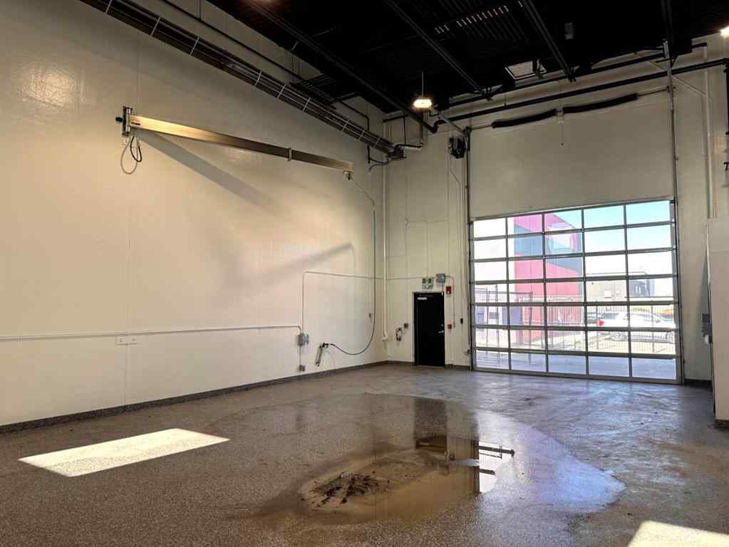 MLS® A2207429 - Unit #111 4412 9 Street SE in Highfield Calgary, Commercial