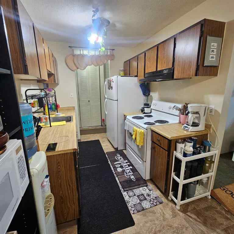 MLS® A2207439 - Unit #311 5317 5 Avenue   in Edson Edson, Residential