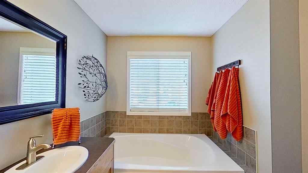 MLS® A2207440 - 9 Prairie Springs Close SW in Prairie Springs Airdrie, Residential