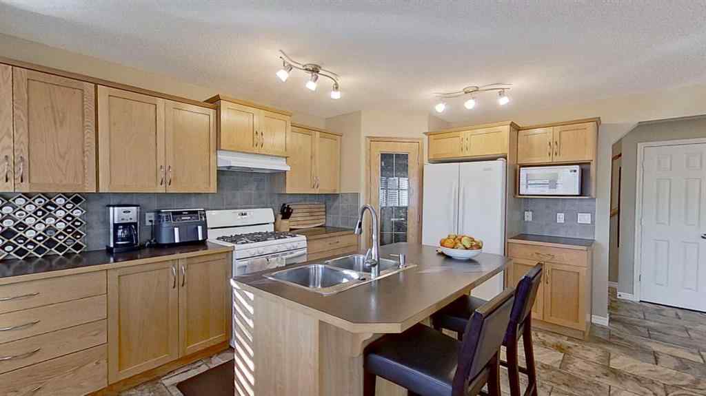 MLS® A2207440 - 9 Prairie Springs Close SW in Prairie Springs Airdrie, Residential