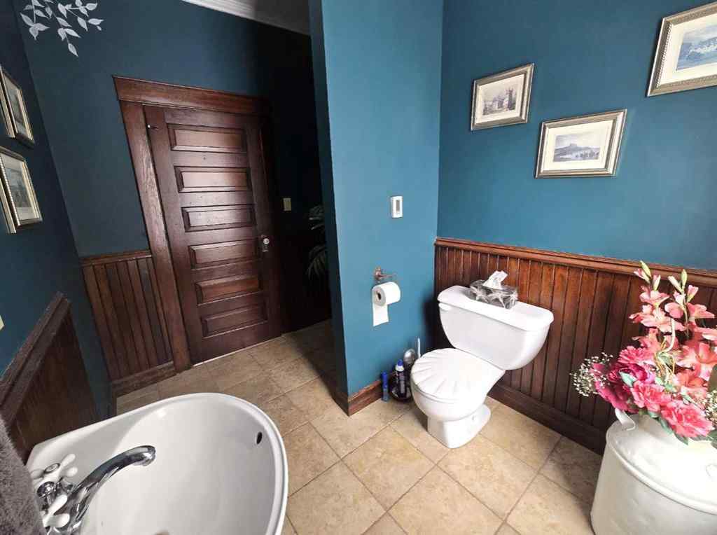 MLS® A2207450 - 4641 49 Street  in Parkvale Red Deer, Commercial