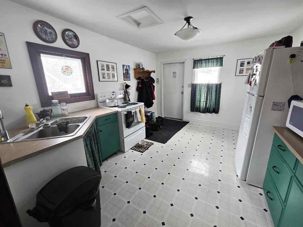 MLS® A2207450 - 4641 49 Street  in Parkvale Red Deer, Commercial