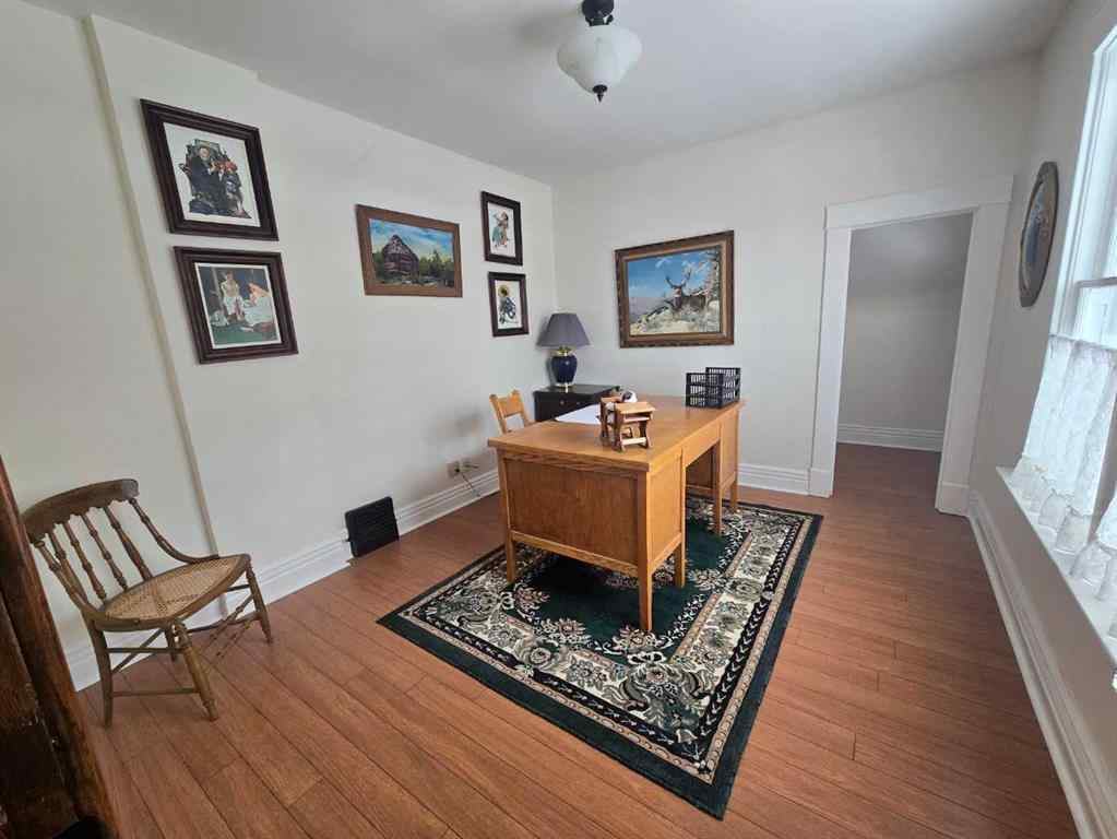 MLS® A2207450 - 4641 49 Street  in Parkvale Red Deer, Commercial