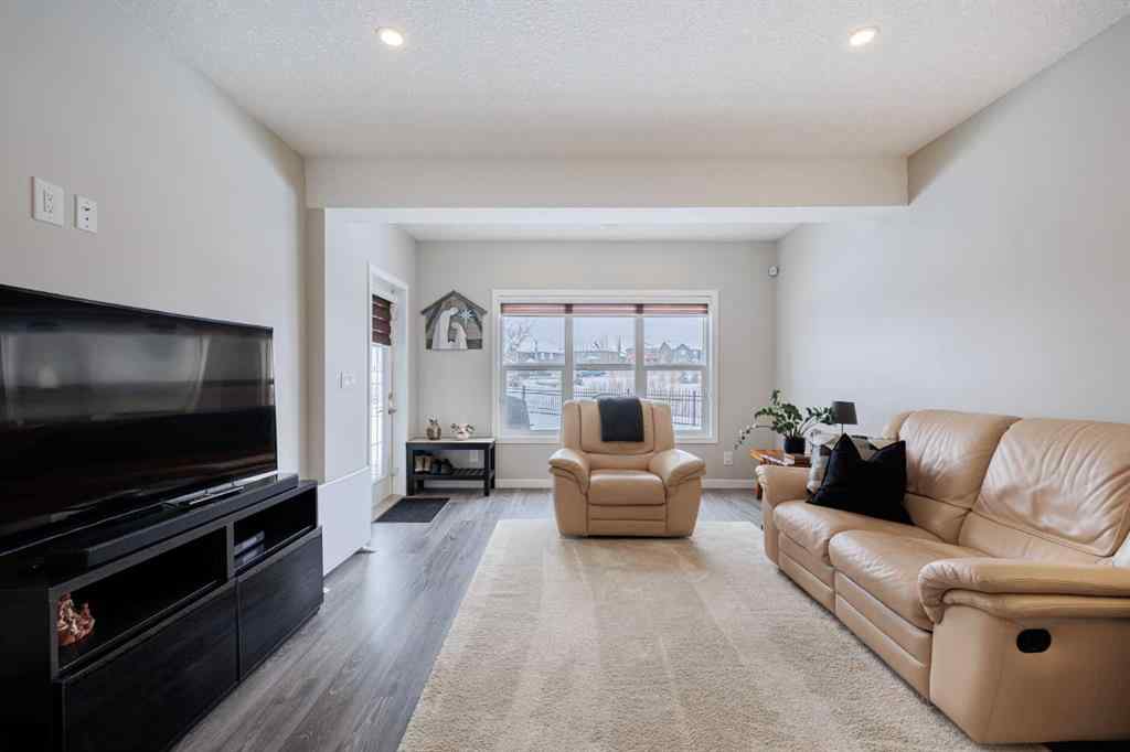 MLS® A2207452 - 53 Sundown Grove  in Sunset Ridge Cochrane, Residential