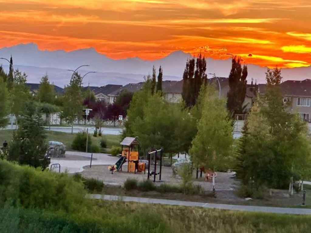 MLS® A2207452 - 53 Sundown Grove  in Sunset Ridge Cochrane, Residential
