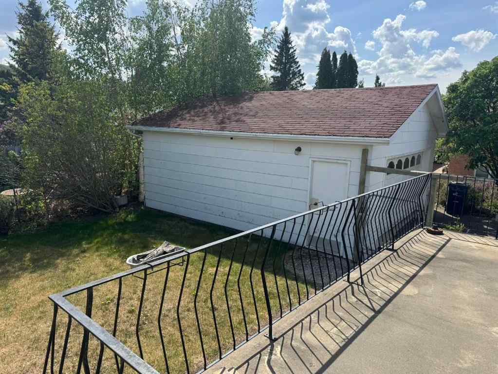 MLS® A2207454 - 8005 94 Street  in North End Peace River, Residential