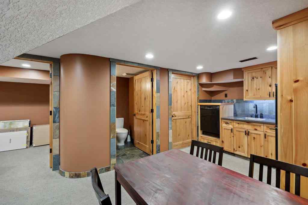 MLS® A2207477 - 1220 10 Avenue SE in Inglewood Calgary, Commercial