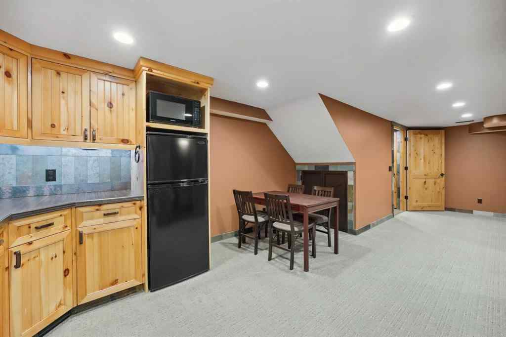MLS® A2207477 - 1220 10 Avenue SE in Inglewood Calgary, Commercial