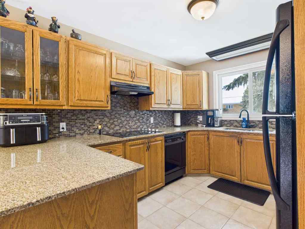 MLS® A2207600 - 5716 48B Avenue  in Grandview Camrose, Residential